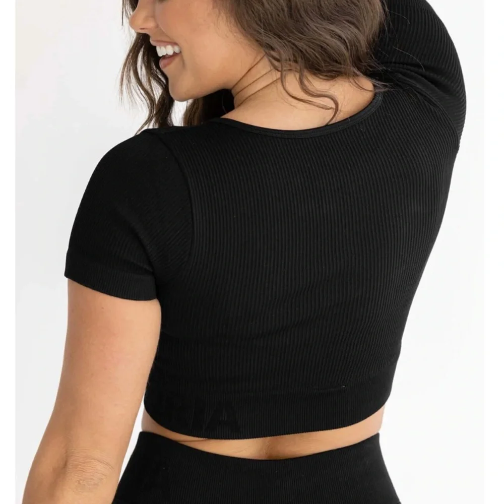 BLUE Astoria Quarter-Sleeve Crop Top - Picture 2 of 5
